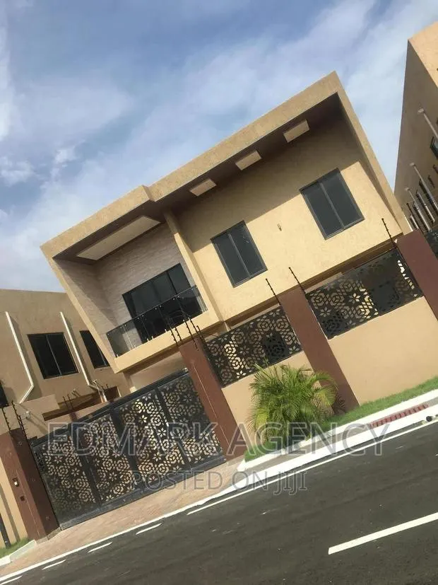 4bdrm House in East Airport, Accra Metropolitan for sale · Photo 1