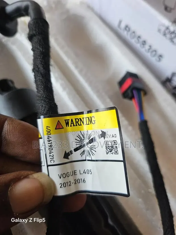Range Rover Vogue 2012/2014/2016/2018 Electronic Boot Shocks · Photo 1