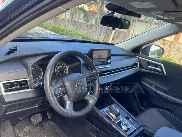 Mitsubishi Outlander ES 2024 Black · Photo 7