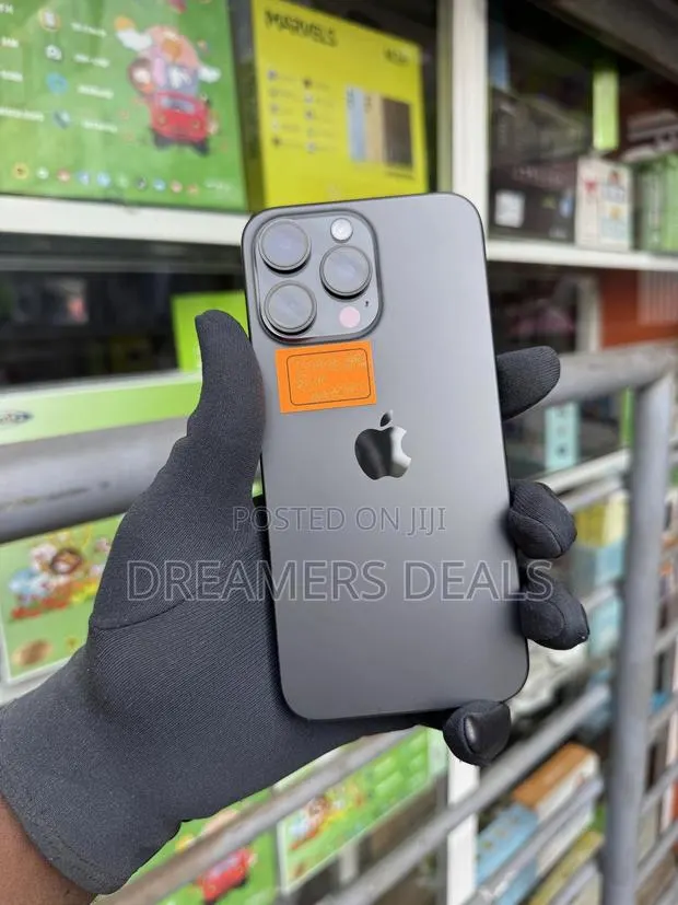 Apple iPhone 15 Pro Max 256 GB Black · Photo 1