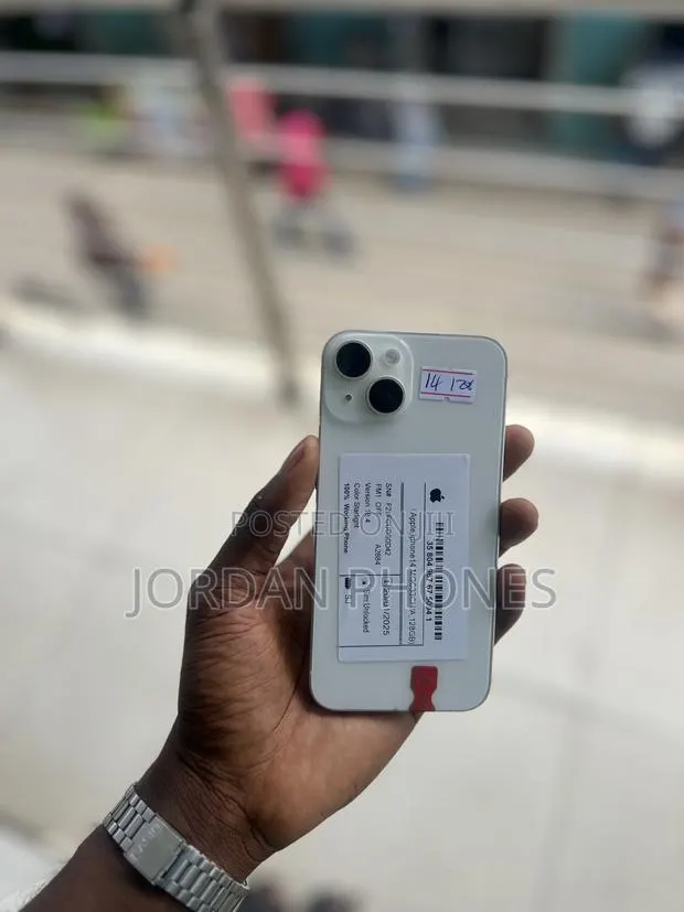 Apple iPhone 14 128 GB White · Photo 1