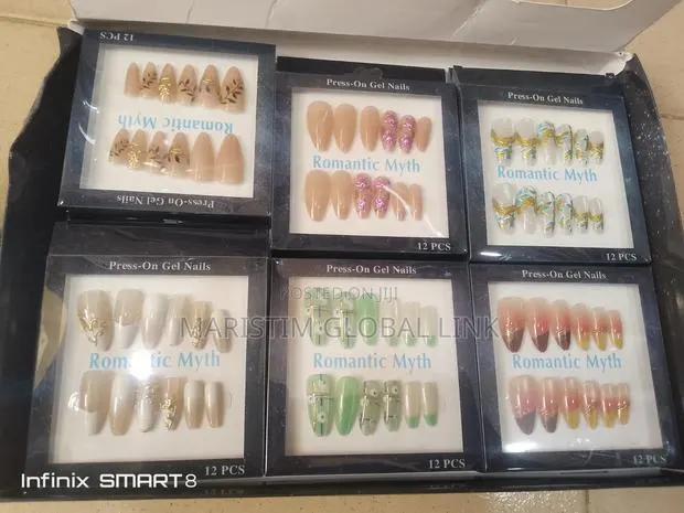 Easy Wear Nails · Photo 1