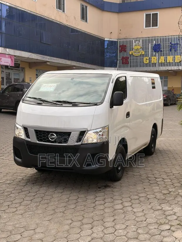 Nissan Caravan (Urvan) 2016 White · Photo 1