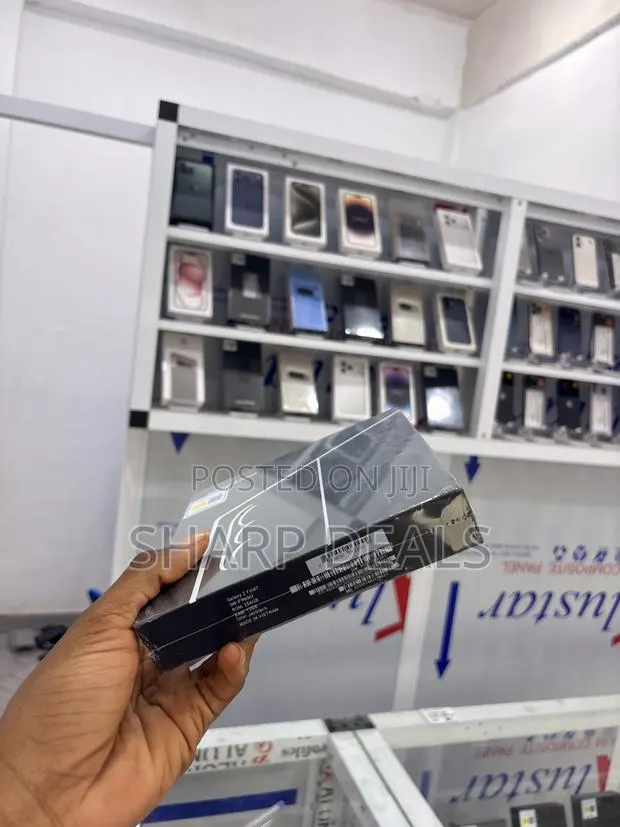 New Samsung Galaxy Z Fold7 256 GB Black · Photo 1