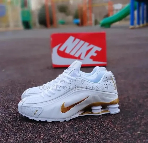 Nike Shox White Gold · Photo 1
