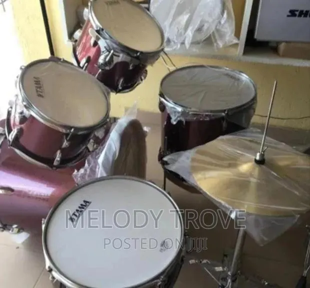 Tama Drum Set · Photo 1
