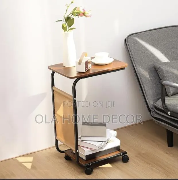 Side Table · Photo 1