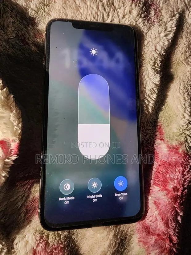 Apple iPhone 11 Pro Max 256 GB White · Photo 1