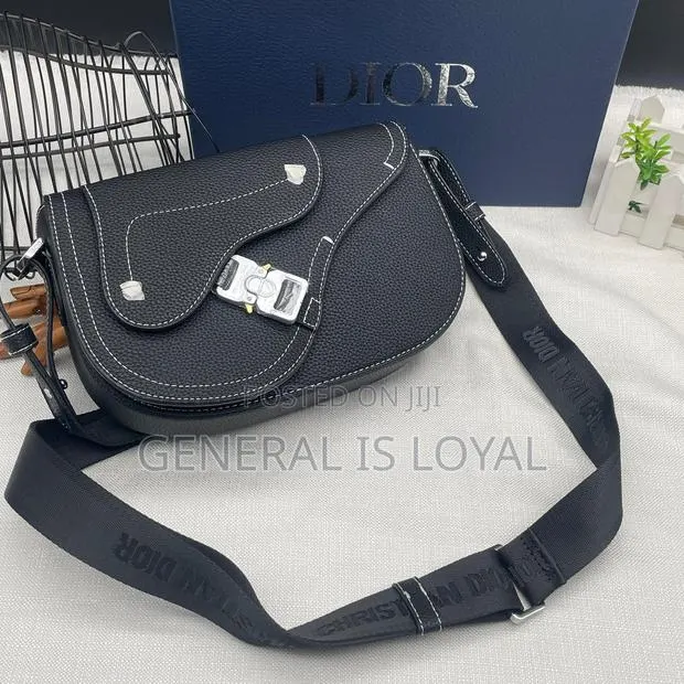 Dior Side / Crossbody Bag Buckle Up · Photo 1