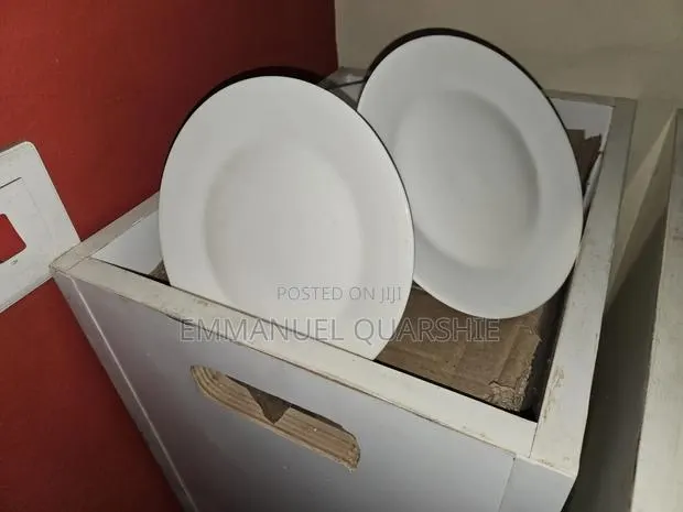 Plates and Chafing Dishes Set · Photo 1