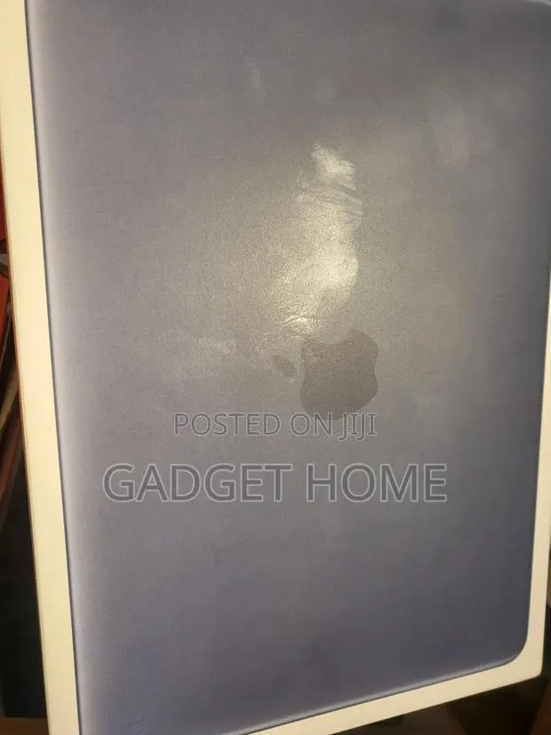 New Laptop Apple MacBook 8GB SSD 256GB · Photo 1