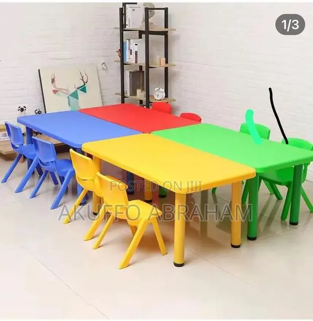 Plastic Table · Photo 1