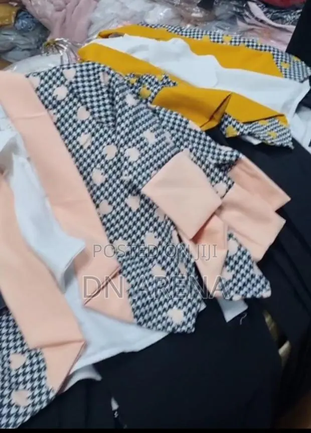 Lovely Girls Trousers and Skirt Suits 3pcs · Photo 1