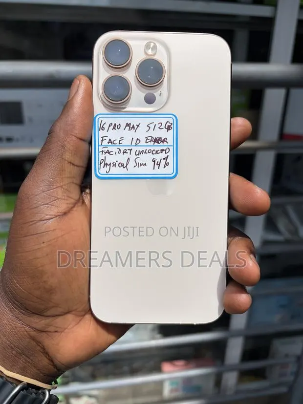 Apple iPhone 16 Pro Max 512 GB Gold · Photo 1