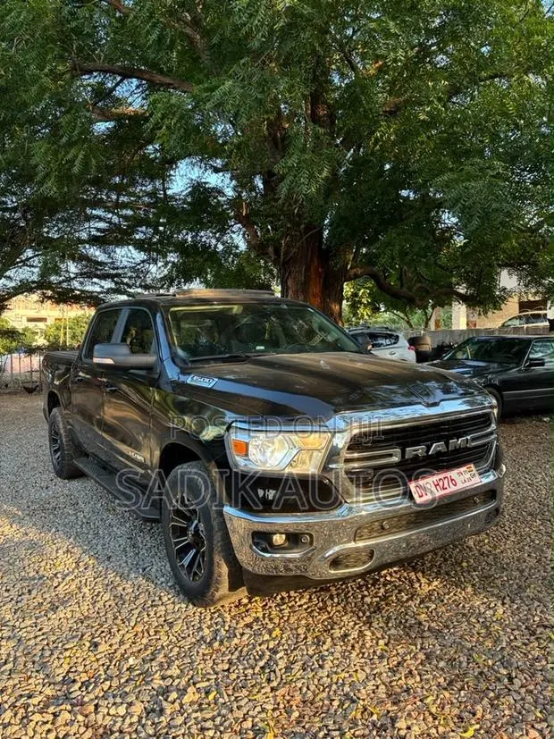 Dodge RAM 1500 3.6 Petrol AWD 2020 Black · Photo 1