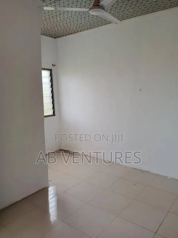 1bdrm Apartment in Malejor Look Sharp for rent