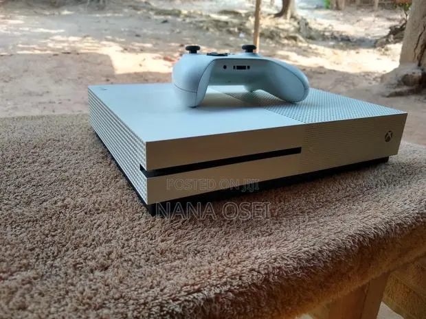 Xbox One S · Photo 1
