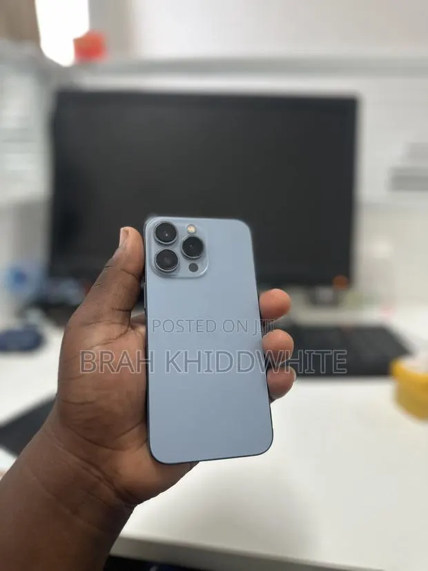 Apple iPhone 13 Pro 128 GB Blue · Photo 1