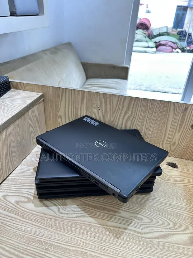 Laptop Dell Latitude 14 5480 8GB Intel Core i5 SSD 256GB · Photo 1
