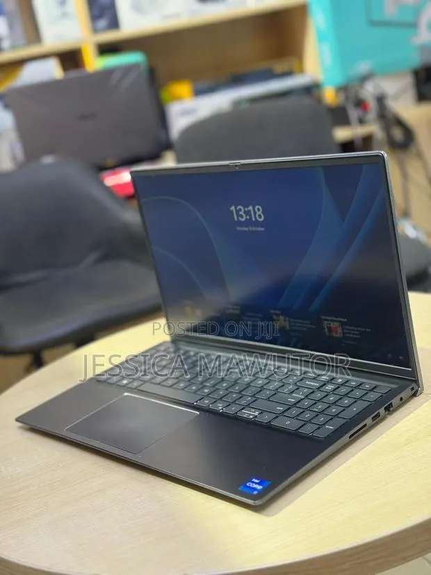 Laptop Dell Vostro 1510 16GB Intel Core I7 SSD 512GB · Photo 1