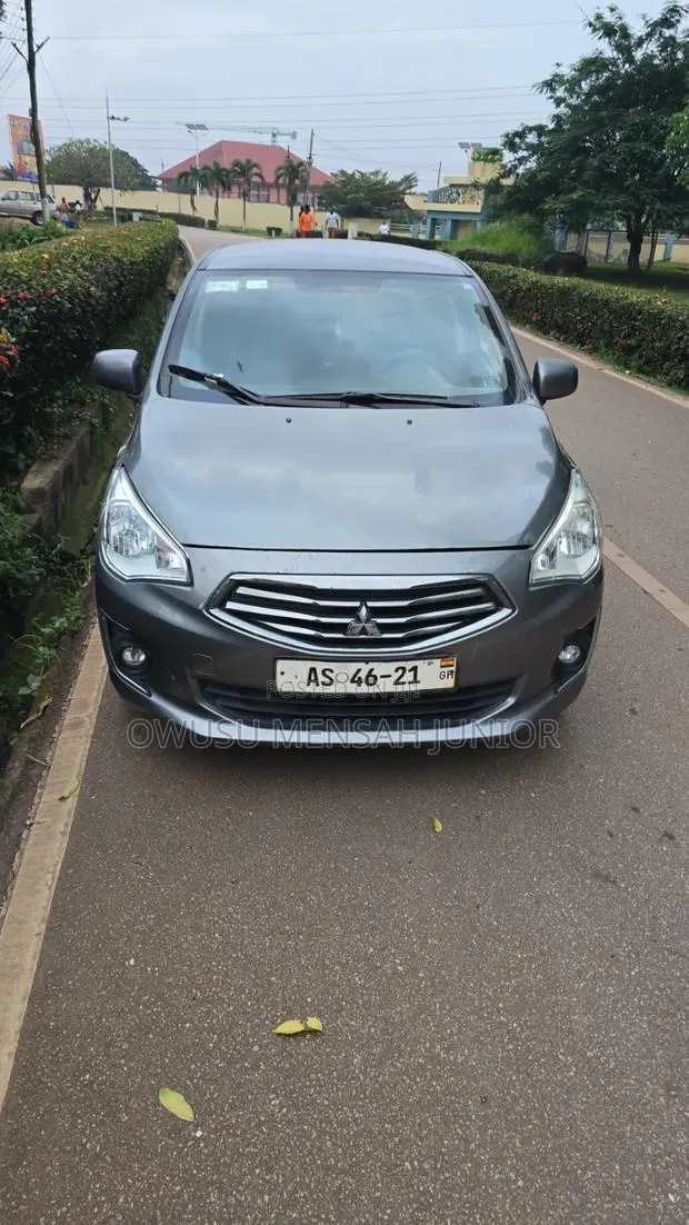 Mitsubishi Mirage 2018 Gray · Photo 1
