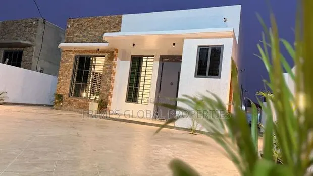 3bdrm House in Lake Side Estate for sale · Photo 1
