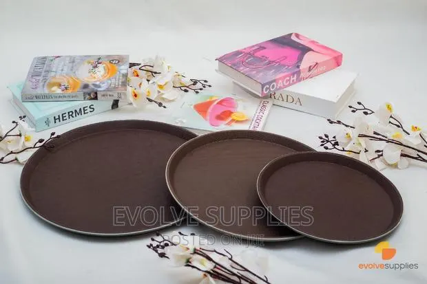 Round Nonslip Trays · Photo 1