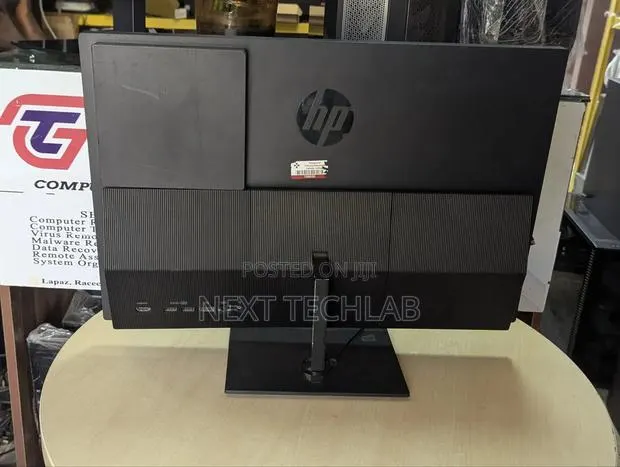 Desktop Computer HP ProOne 400 8GB Intel Core i7 SSD 256GB · Photo 1