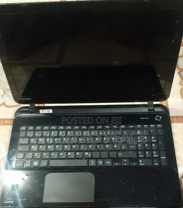 Laptop Toshiba Satellite L50 8GB AMD A6 SSD 500GB · Photo 1