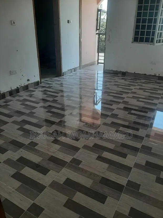 2bdrm Apartment in Inusah, Station Area for rent · Photo 1