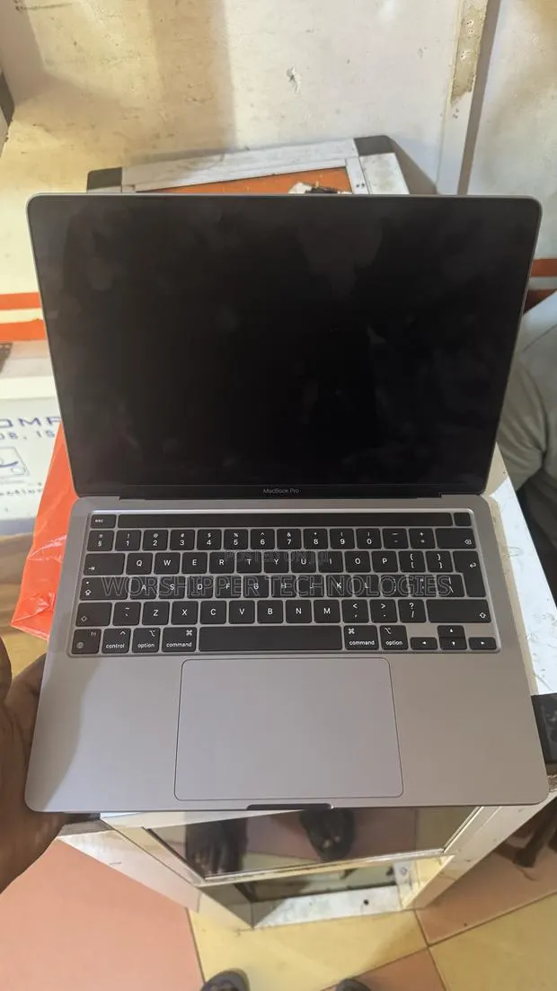 Laptop Apple MacBook Pro 2020 8GB Intel Core i5 SSD 256GB · Photo 1