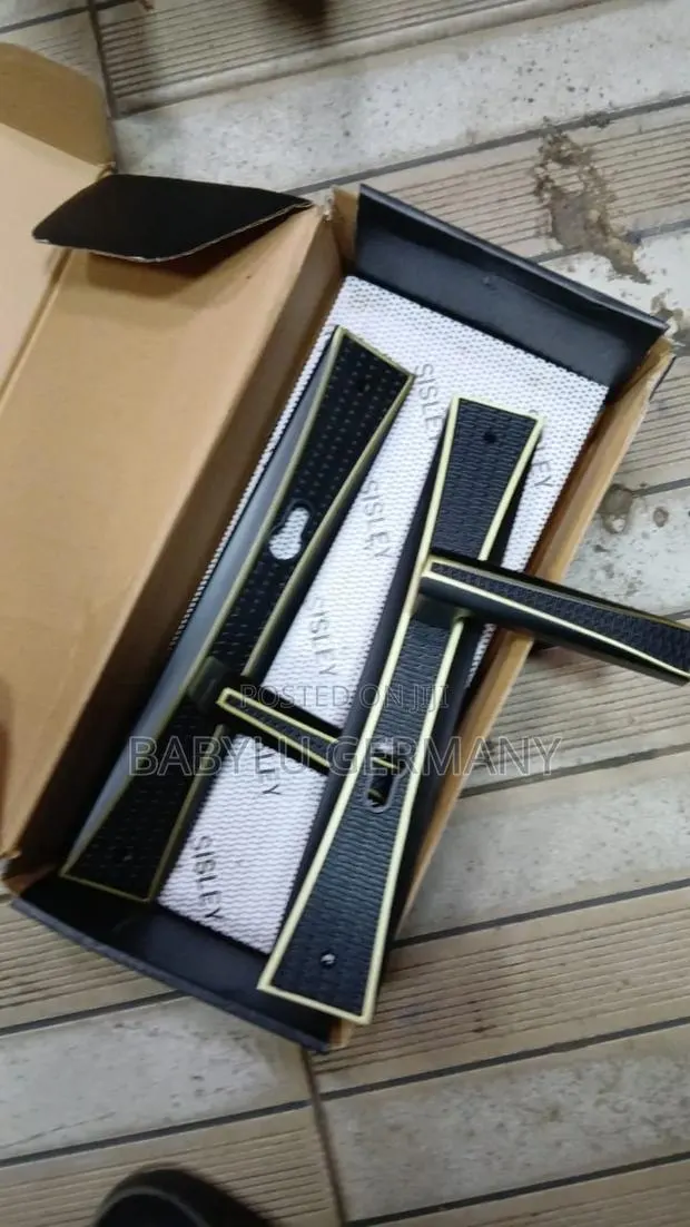 Quality Wisley Door Lock Black and Gold · Photo 1