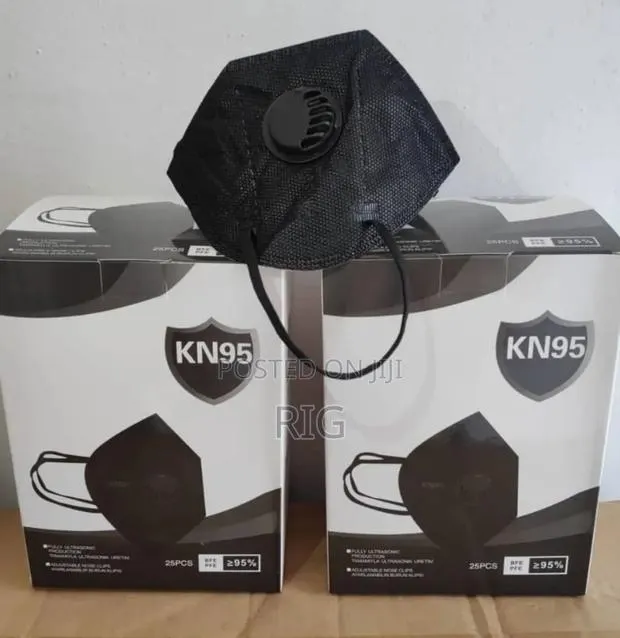 Black Kn95 Mask With Valve · Photo 1