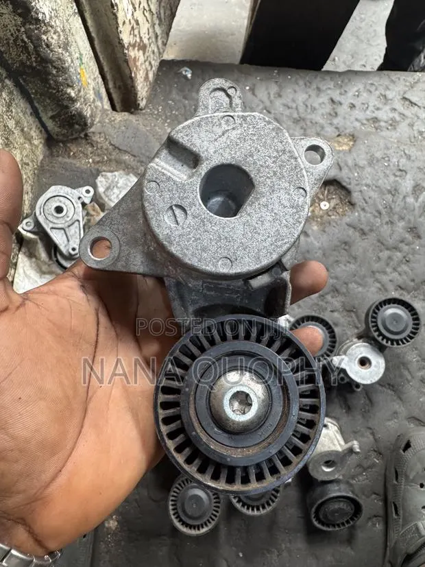 Toyota Yaris Belt Tensioner · Photo 1