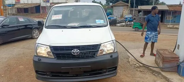 Toyota HiAce 2011 White
