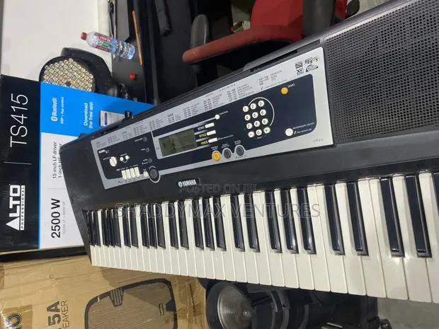 Yamaha Ypt 210 Keyboard · Photo 1