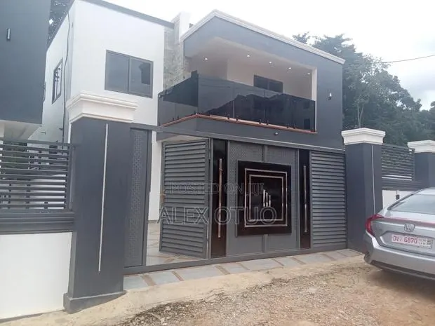 4bdrm House in Alex Otuo Properties, Asokore Mampong Municipal for sale · Photo 1
