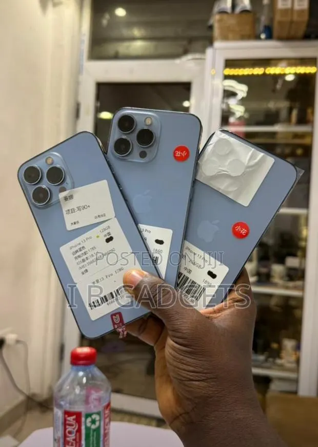 Apple iPhone 13 Pro 256 GB Blue · Photo 1