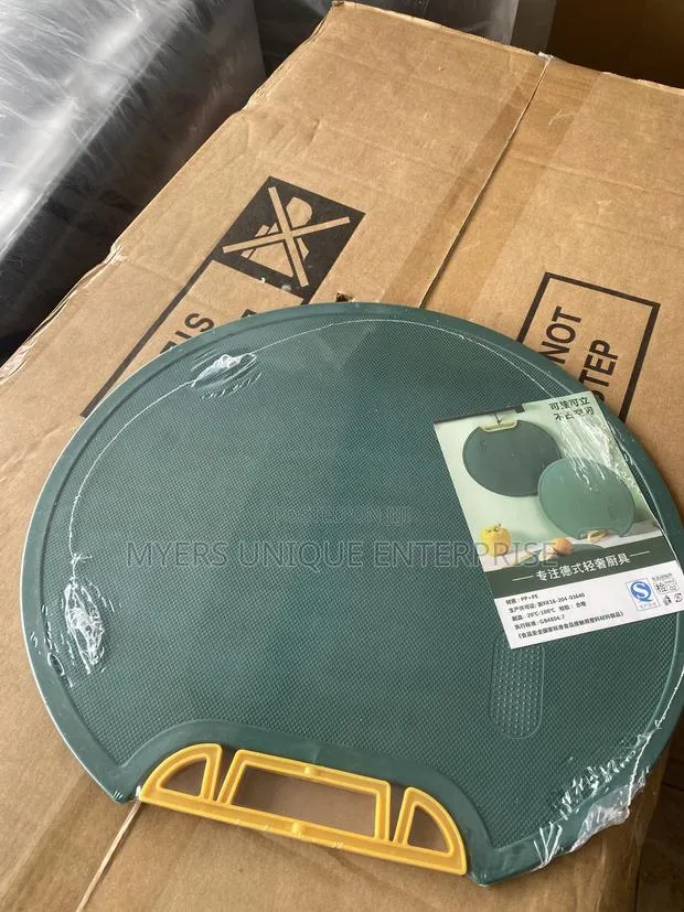 Round Chopping Board With Hanging Hole · Photo 1