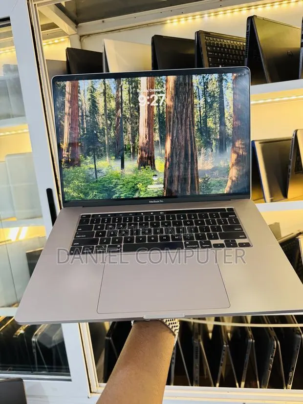 Laptop Apple MacBook Pro 2019 16GB Intel Core i7 SSD 512GB