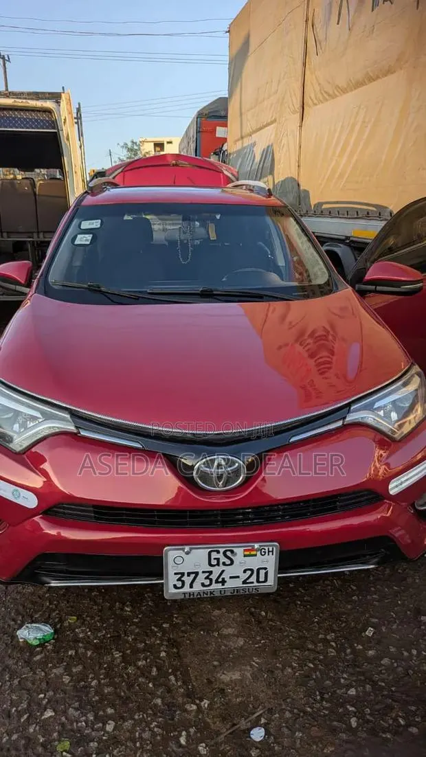 Toyota RAV4 2017 Red · Photo 1