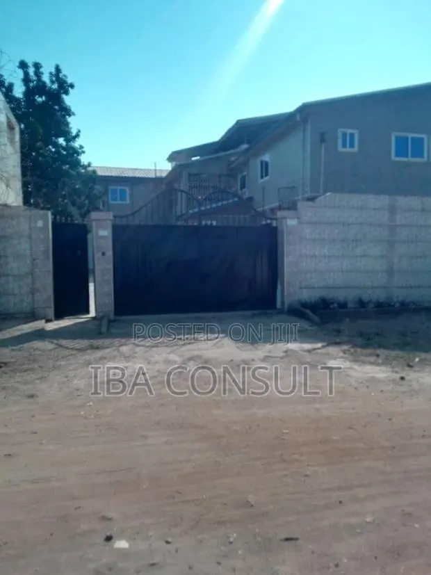 8bdrm House in Oyarifa Mall Area for sale · Photo 1