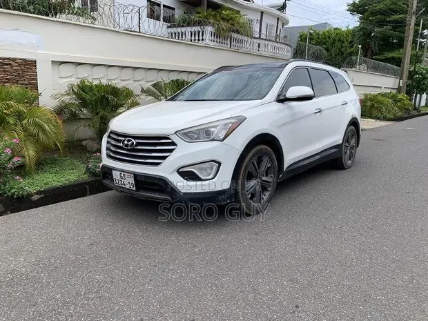 Hyundai Santa Fe 2013 White · Photo 1