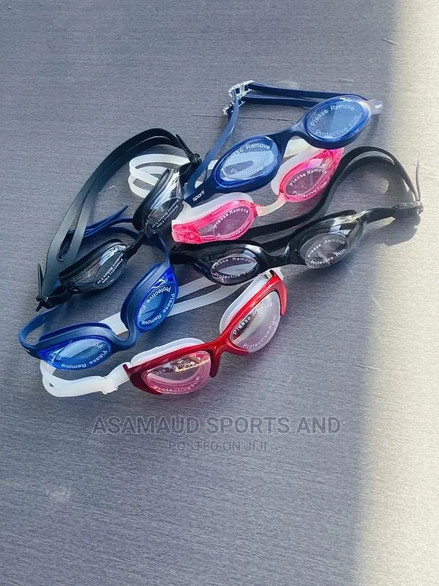 Swimming Goggles at Cool Price · Photo 1