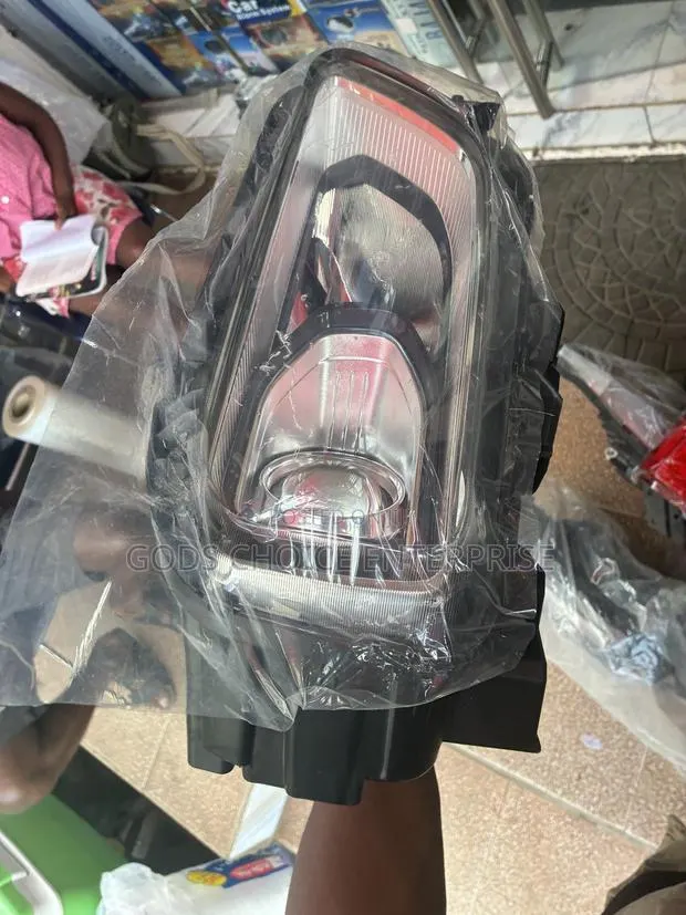 Headlight Kona 2018-2019-2020 · Photo 1