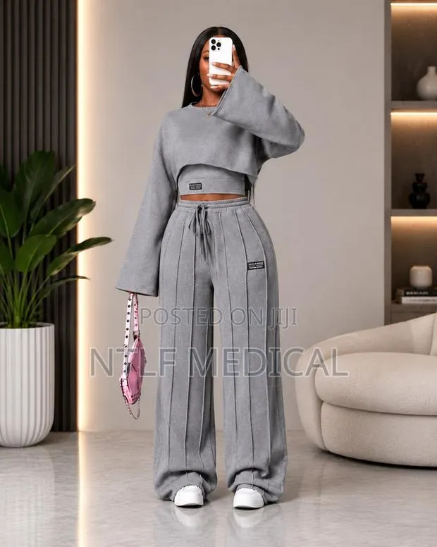 Fashionable Women 3pcs (Cropped T-Shirts, Tank Top, Wide-Legs Joggers) · Photo 1