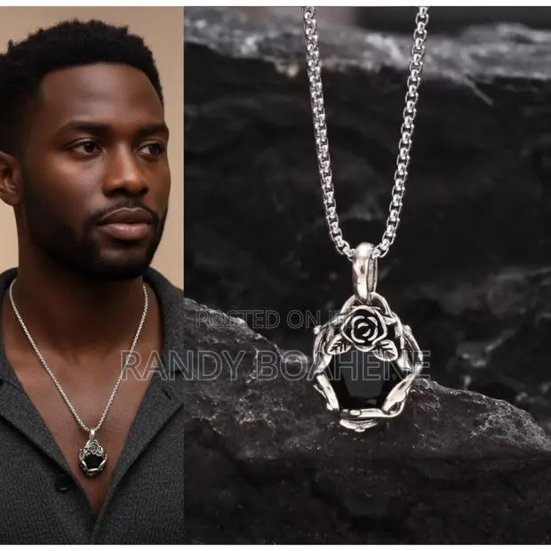 Black Stone Rose Pendant Necklace · Photo 1