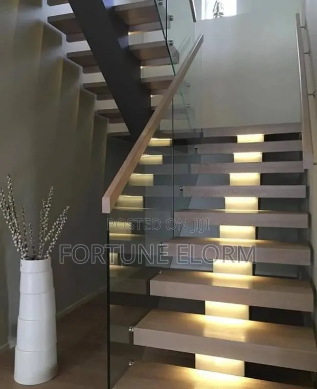 Staircase. · Photo 1
