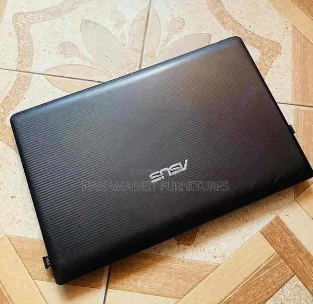 Laptop Asus 4GB Intel Core i7 HDD 500GB · Photo 1