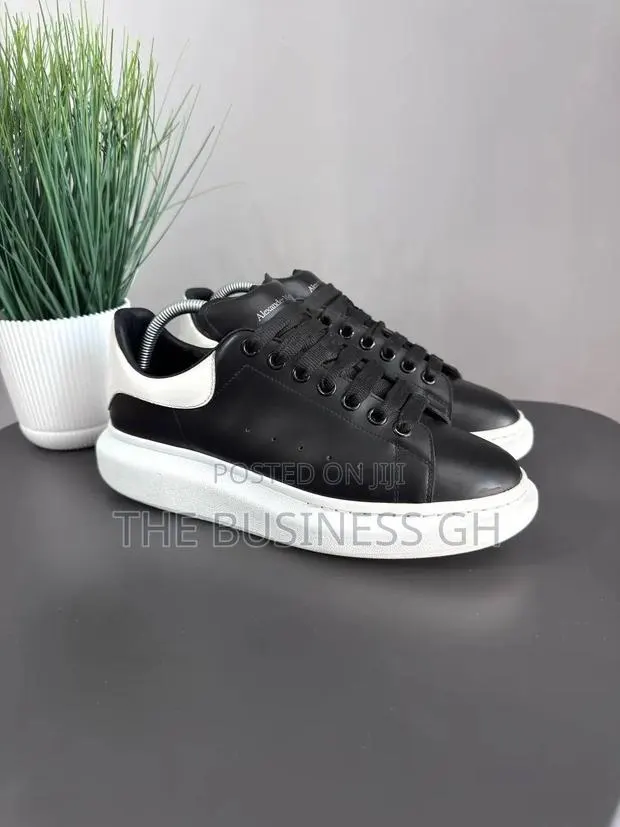 Black Alexander McQueen Sneakers · Photo 1